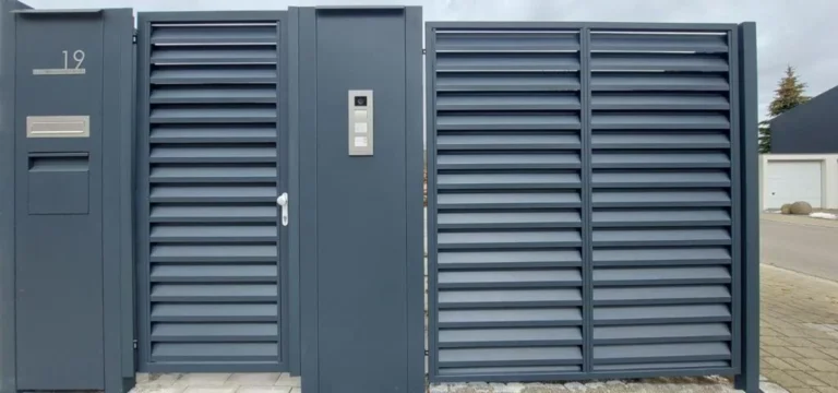 Metallsäule mit Briefkasten und Paketbox plus Individuelle Metallsäule